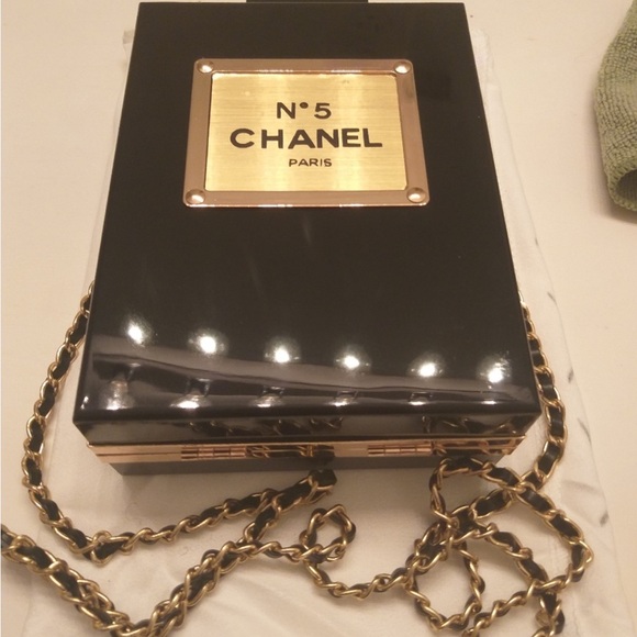 Just to share!!!!GORGEOUS COLLECTORS HANDBAG. - Picture 9 of 12